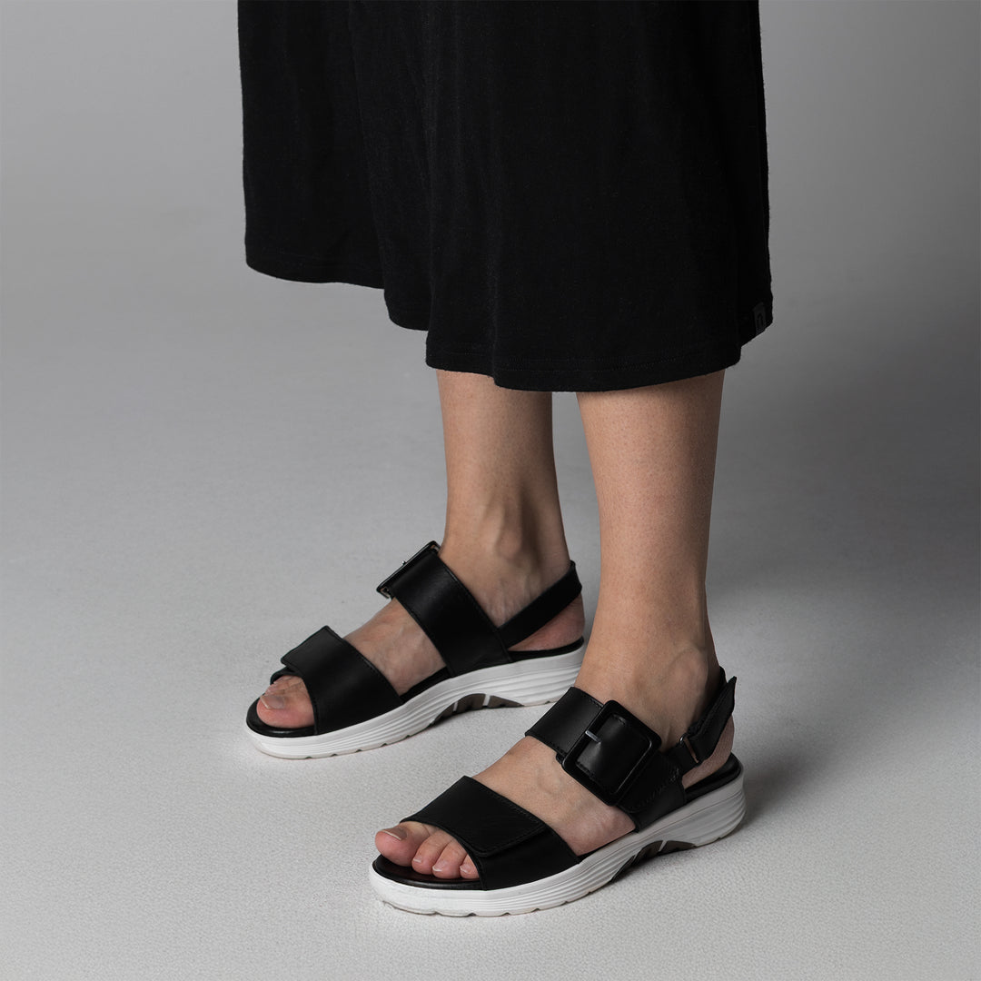 ELINA Leather Sandals