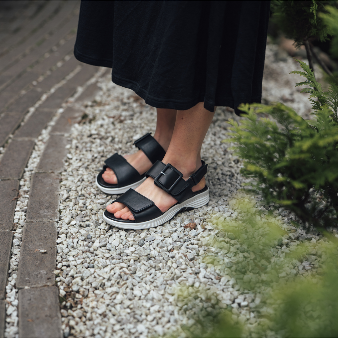 ELINA Leather Sandals