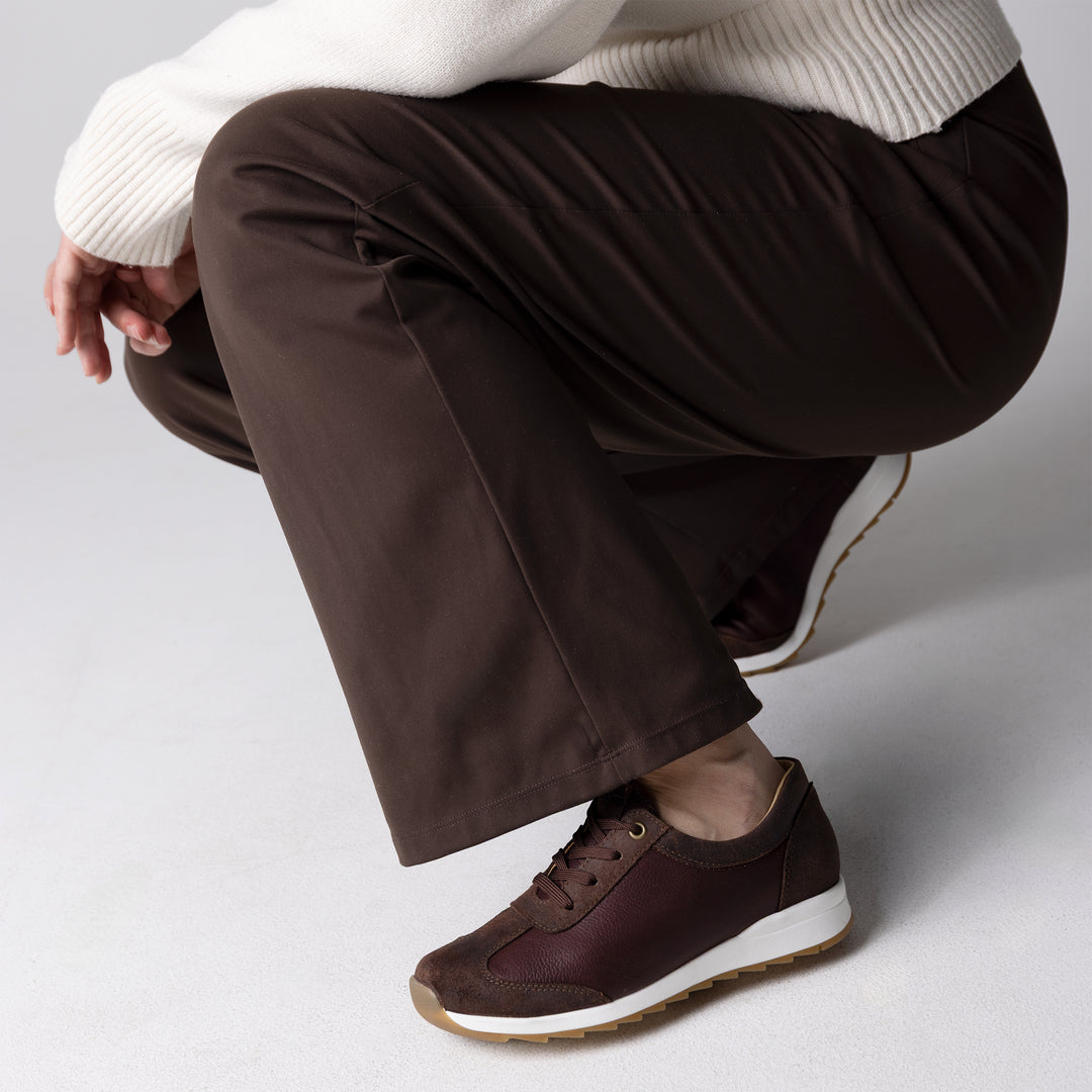 ARONIA Leather Sneakers