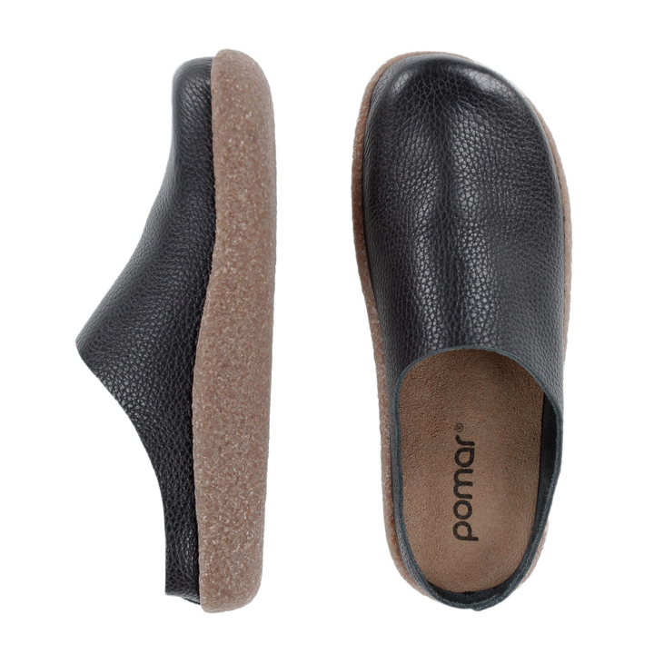 HUNAJA Leather Slip-Ons