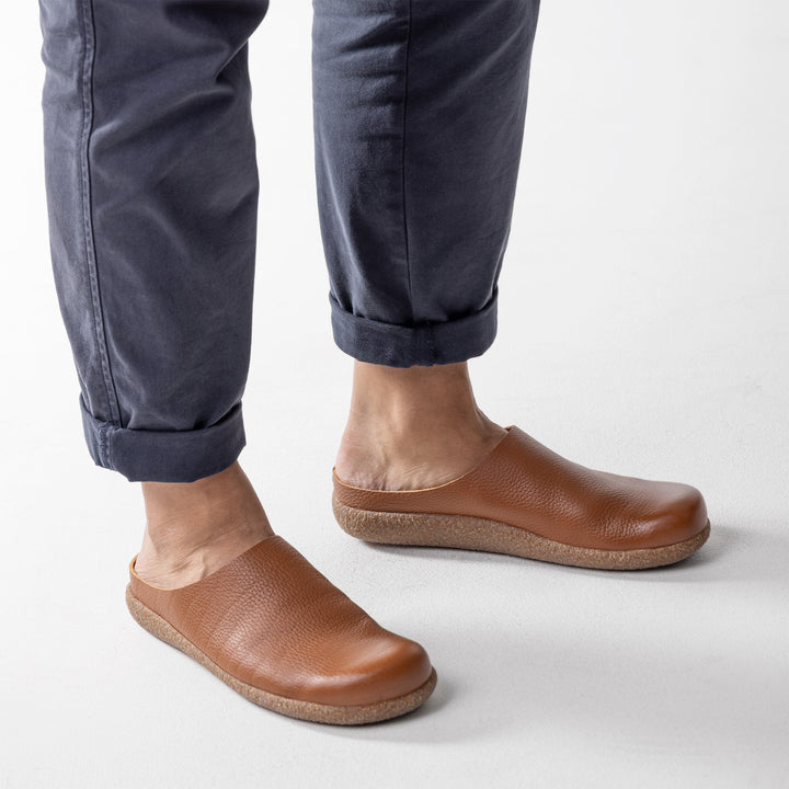 HUNAJA Leather Slip-Ons
