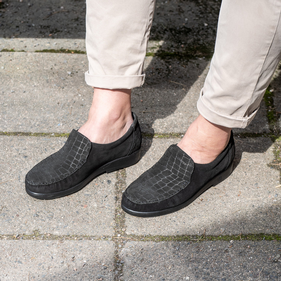 TOPI Limited-Edition loafers