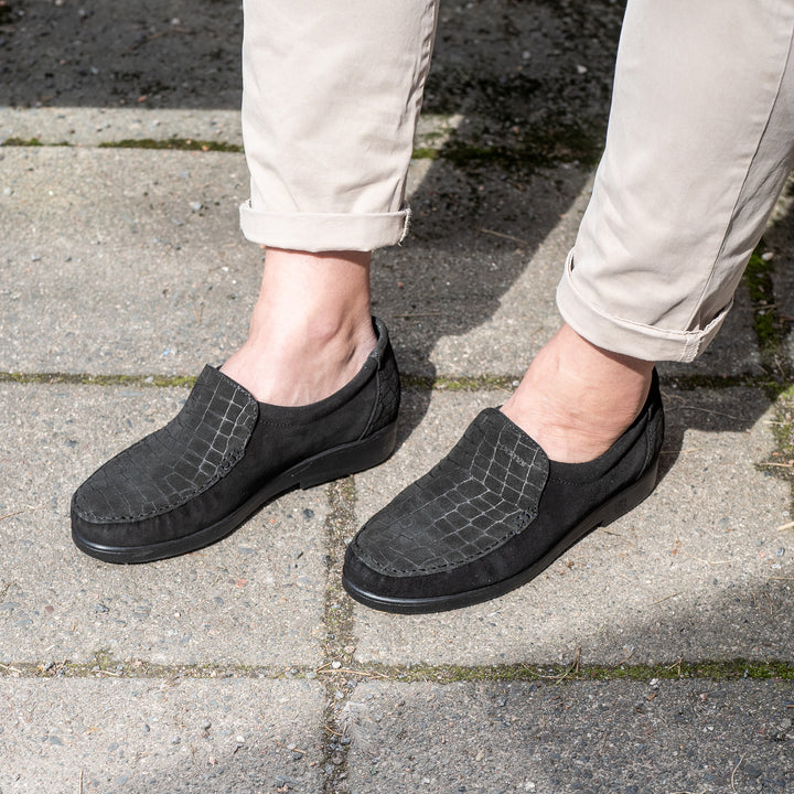 TOPI Limited-Edition loafers