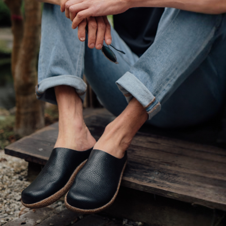 HUNAJA Leather Slip-Ons