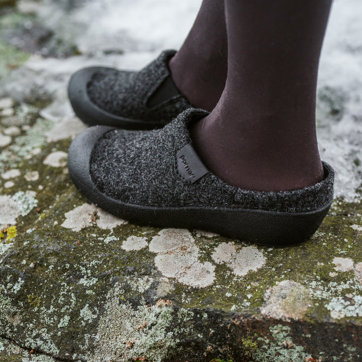 VIIRU Slip-Ons